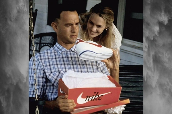 Форрест Гамп открывает коробку с кроссовками Nike Cortez — пример продакт-плейсмента в фильме